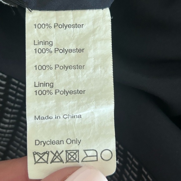 ⭐️ Derek Lam Collective Navy and White Layered Sleeveless Blouse Size 6 - Picture 7 of 13